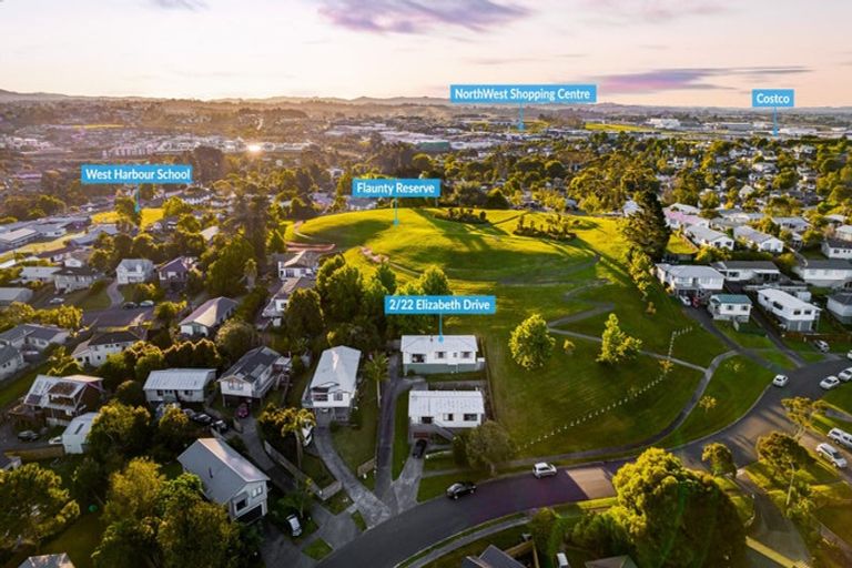 Photo of property in 2/22 Elizabeth Drive, West Harbour, Auckland, 0618