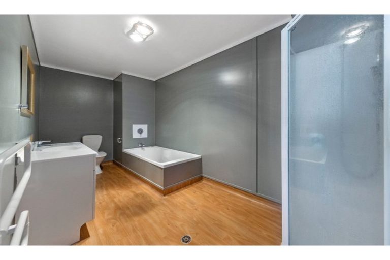 Photo of property in 10/11 Jack Conway Avenue, Manukau, Auckland, 2104