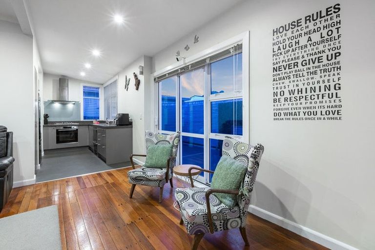 Photo of property in 13 Main Road, Titahi Bay, Porirua, 5022