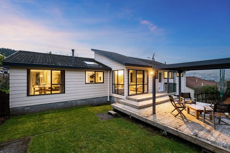 Photo of property in 28 Peterhouse Street, Tawa, Wellington, 5028