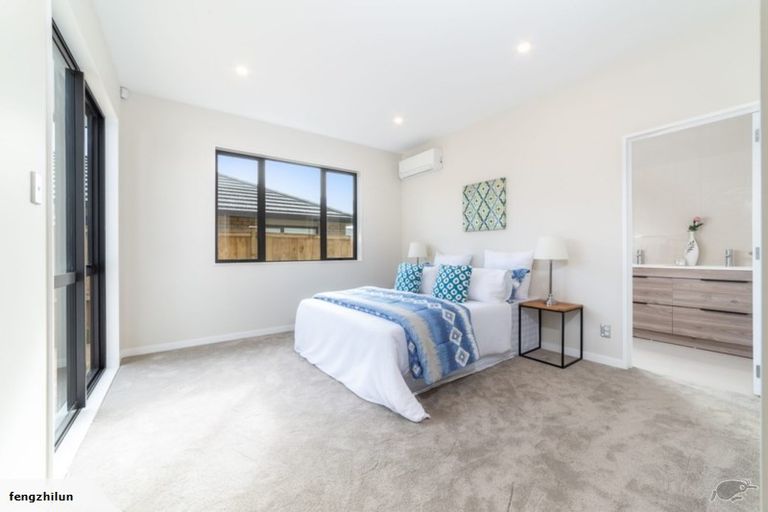 Photo of property in 4 Ropere Street, Kumeu, 0810