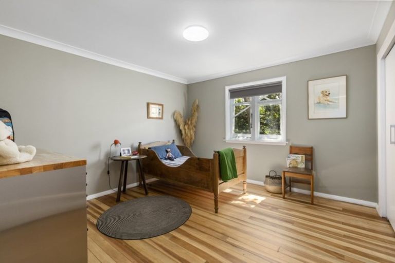 Photo of property in 43 Poole Crescent, Wainuiomata, Lower Hutt, 5014