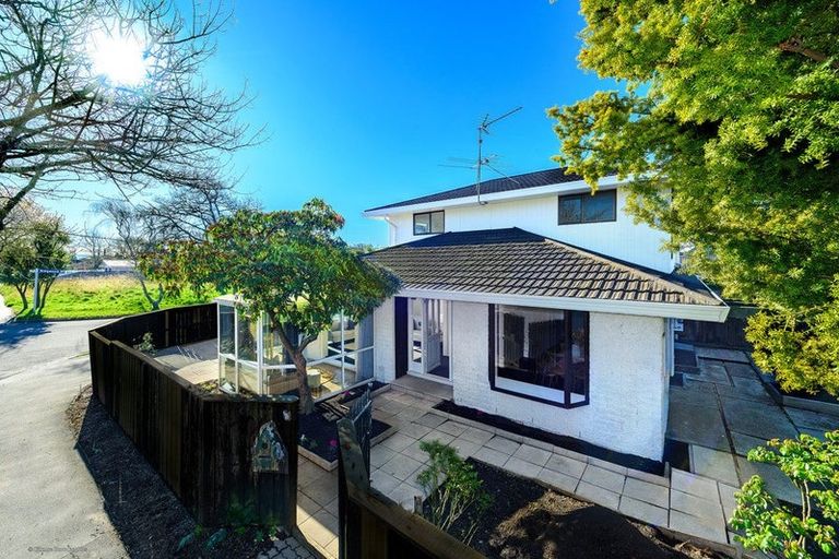 Photo of property in 1/6 Kent Lodge Avenue, Avonhead, Christchurch, 8042