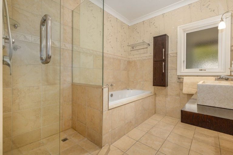 Photo of property in 208 Roslyn Road, Levin, 5510