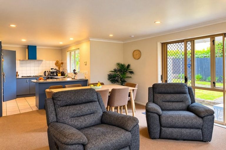 Photo of property in 25a Astley Avenue, New Lynn, Auckland, 0600