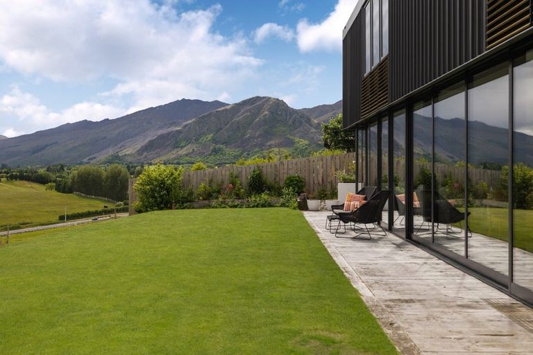 Photo of property in 20 Advance Terrace, Arrowtown, 9302