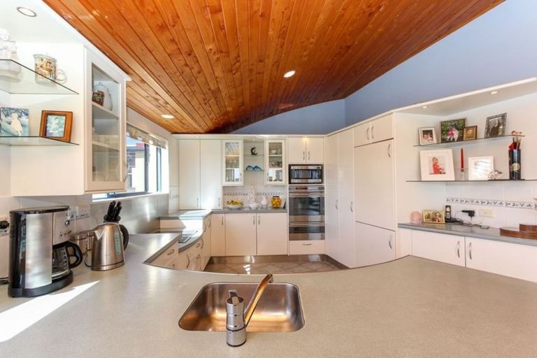 Photo of property in 19 Hamblyn Street, Strandon, New Plymouth, 4312