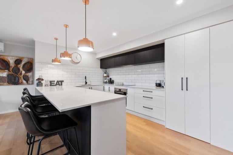 Photo of property in 98 Puhirake Crescent, Pyes Pa, Tauranga, 3112