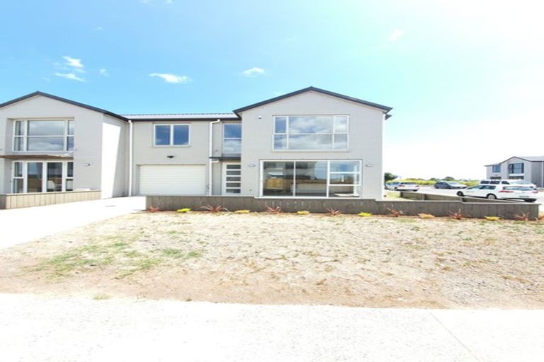 Photo of property in 10 Kapia Drive, Takanini, 2112