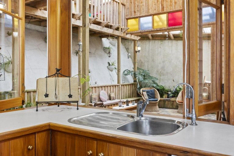 Photo of property in 22 Peace Avenue, Moturoa, New Plymouth, 4310