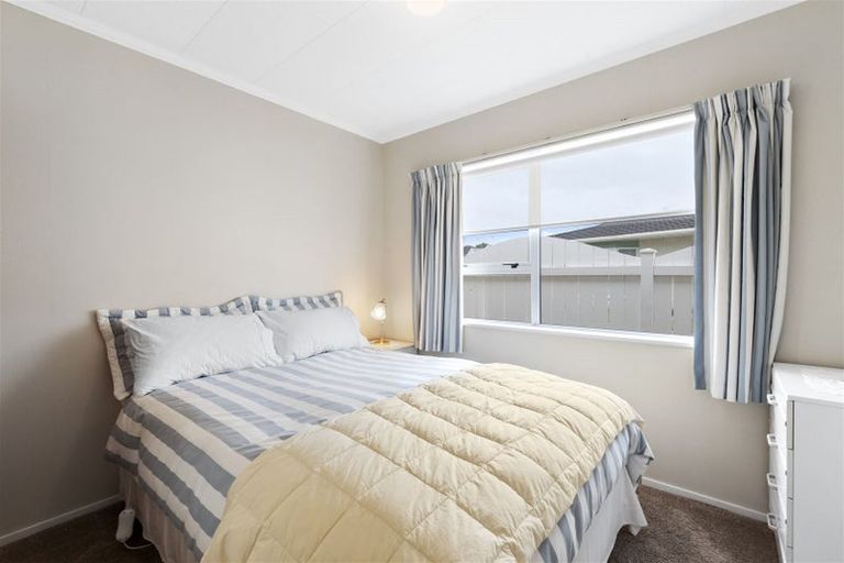 Photo of property in 2 Aitchison Place, Levin, 5510