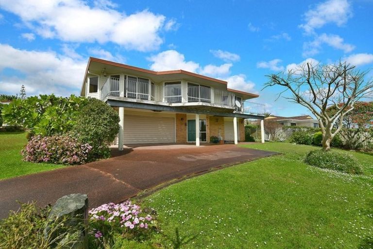 Photo of property in 37 Pacific Parade, Army Bay, Whangaparaoa, 0930