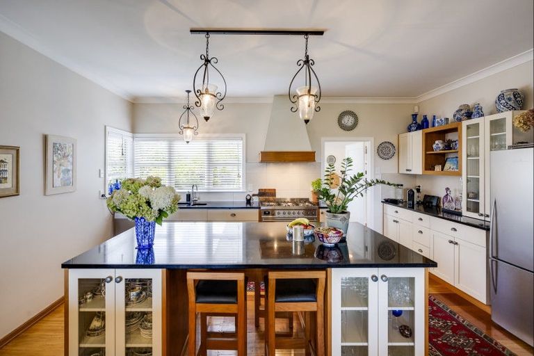 Photo of property in 20 Tauroa Road, Havelock North, 4130