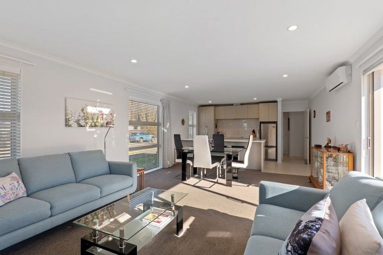 Photo of property in 12 Killarney Avenue, Halswell, Christchurch, 8025
