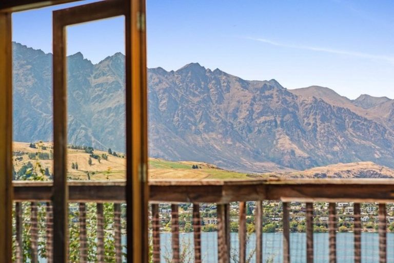 Photo of property in 12 Longwood Place, Queenstown, 9300
