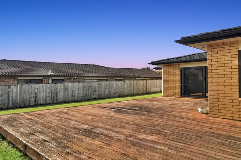 Photo of property in 13 Sapperton Drive, Henderson, Auckland, 0612