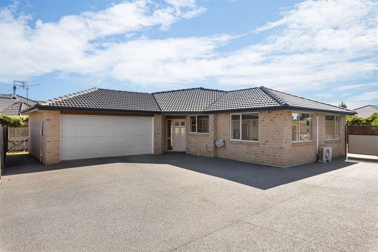 Photo of property in 37 Campion Place, Rolleston, 7614