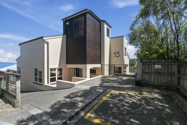 Photo of property in 93 Viewmont Drive, Harbour View, Lower Hutt, 5010