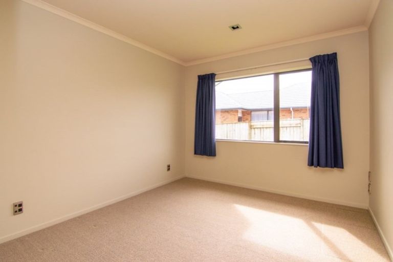 Photo of property in 4 Johnstone Drive, Fitzherbert, Palmerston North, 4410