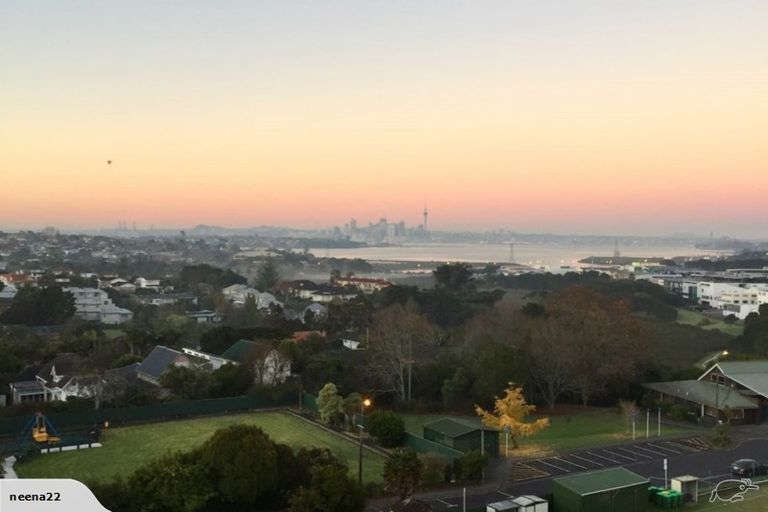 Photo of property in Frank Sargeson Apts, 505/74 Anzac Street, Takapuna, Auckland, 0622