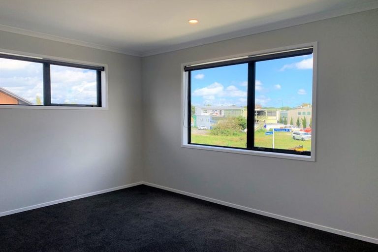 Photo of property in 4 Honowai Street, Kumeu, 0810