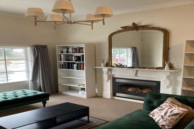 Photo of property in 72 Oriental Parade, Oriental Bay, Wellington, 6011