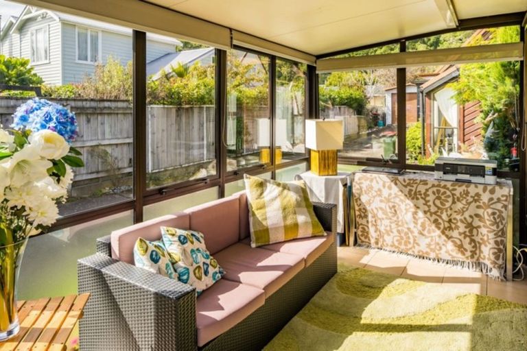 Photo of property in 3a Pukatea Street, Eastbourne, Lower Hutt, 5013