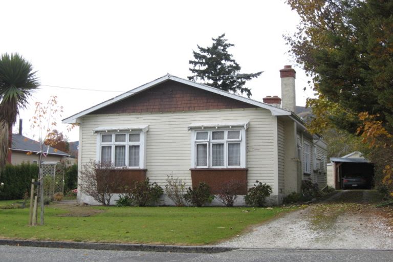Photo of property in 12 Durham Street, Tapanui, 9522