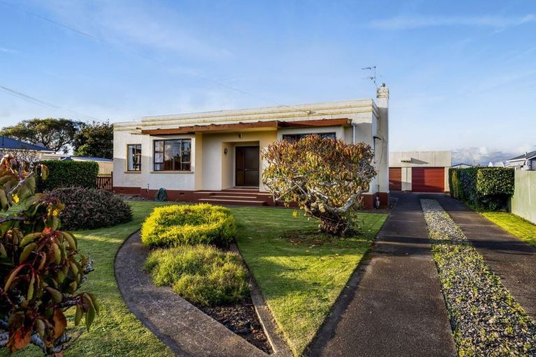 Photo of property in 18 Egmont Street, Hawera, 4610