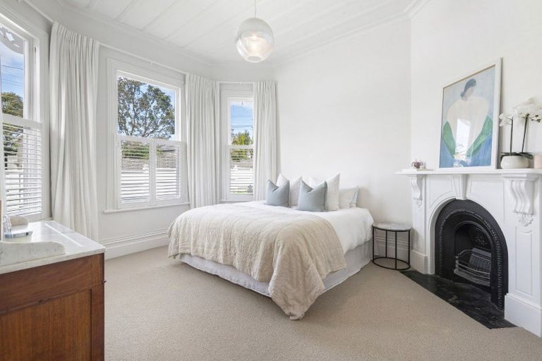 Photo of property in 8 Maritime Terrace, Birkenhead, Auckland, 0626