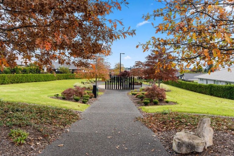 Photo of property in 18 Vista Close, Omokoroa, 3114