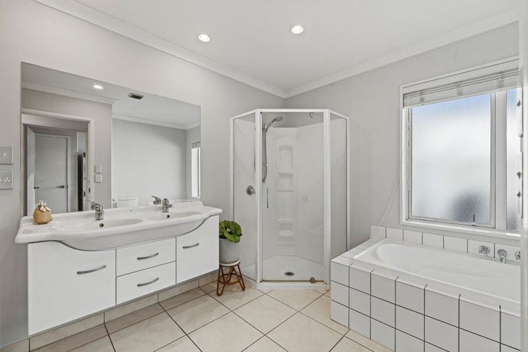 Photo of property in 57 Westpark Drive, Burnside, Christchurch, 8053