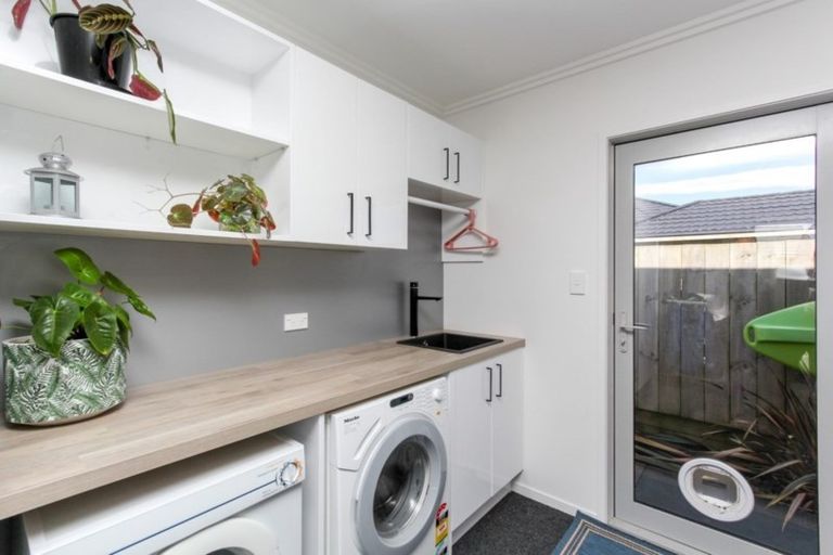 Photo of property in 18 Wentworth Lane, Waiwhakaiho, New Plymouth, 4312