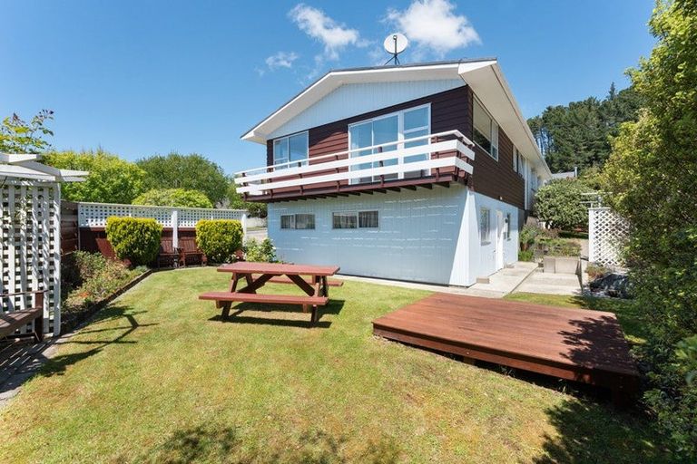 Photo of property in 1 Dunrobin Grove, Silverstream, Upper Hutt, 5019