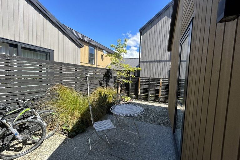 Photo of property in 27 Inder Street, Jacks Point, 9371