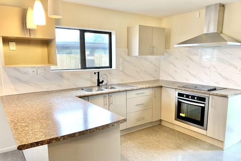 Photo of property in 26 Nile Road, Kelston, Auckland, 0602