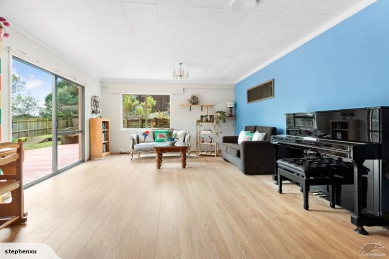 Photo of property in 7 Kallista Place, Browns Bay, Auckland, 0630