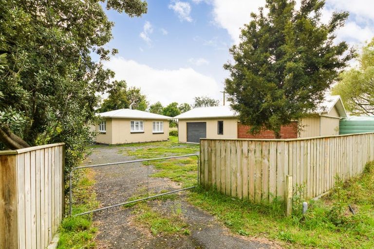 Photo of property in 977 Fitzherbert East Road, Aokautere, Palmerston North, 4471
