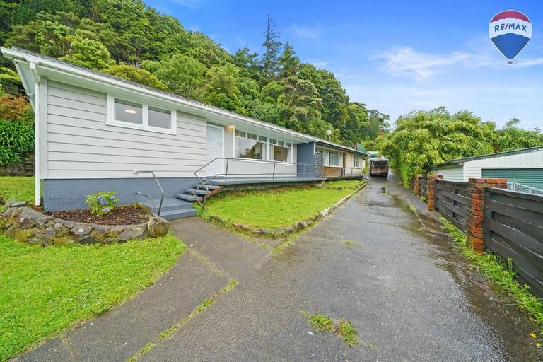 Photo of property in 1/4 Faris Crescent, Wainuiomata, Lower Hutt, 5014
