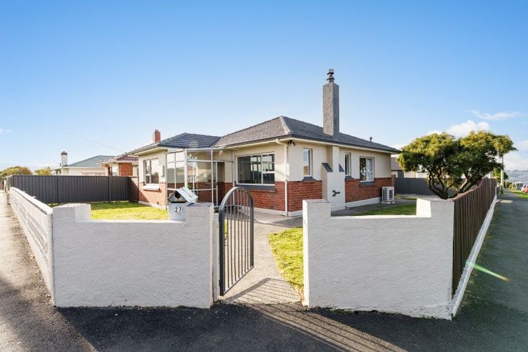 Photo of property in 27 Isadore Road, Saint Clair, Dunedin, 9012