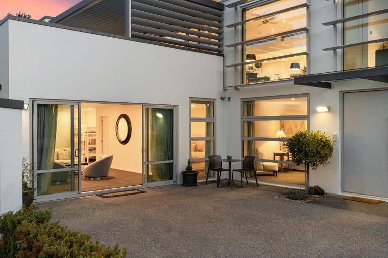 Photo of property in 15 Faulks Terrace, Wanaka, 9305