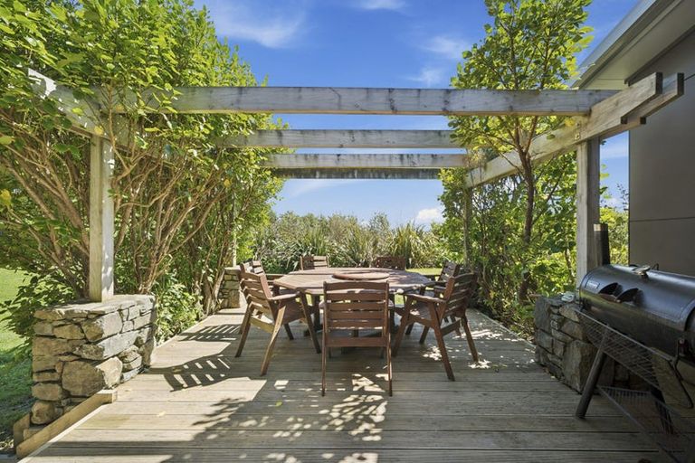 Photo of property in 173 Bing Lucas Drive, Tawa, Wellington, 5028