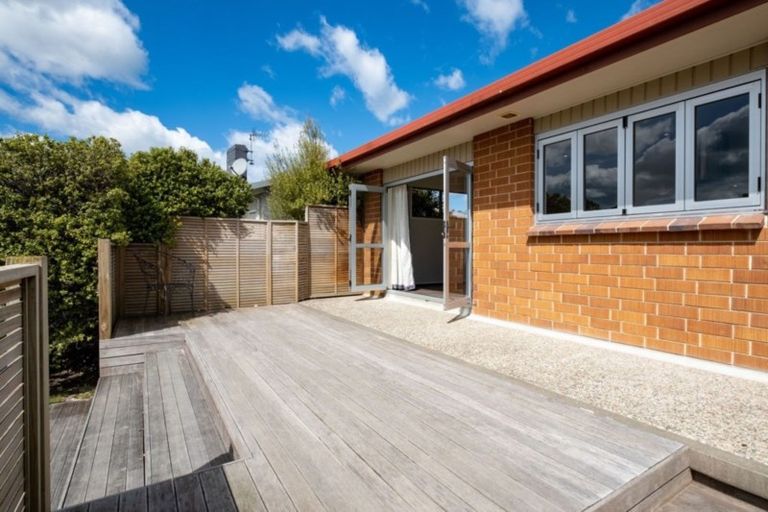 Photo of property in 20 Saint Hill Lane, Havelock North, 4130