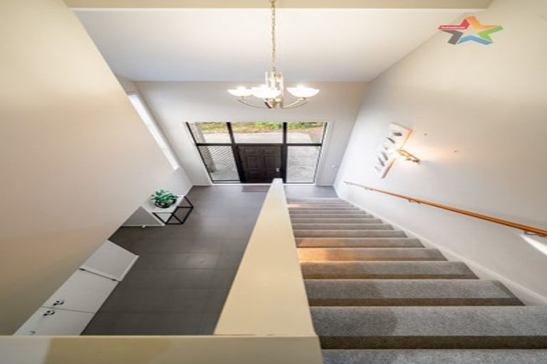 Photo of property in 295a Maungaraki Road, Maungaraki, Lower Hutt, 5010