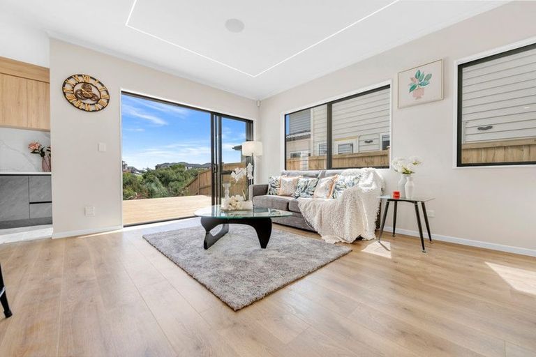 Photo of property in 24 Ballyalton Crescent, Flat Bush, 2019