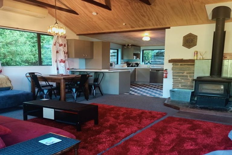 Photo of property in 26 Mackinnon Terrace, Sunshine Bay, Queenstown, 9300