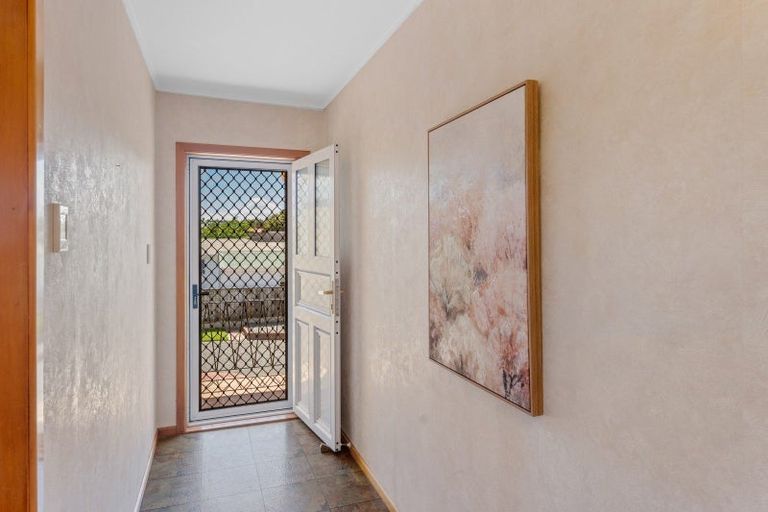 Photo of property in 10 Walton Road, Paraparaumu Beach, Paraparaumu, 5032