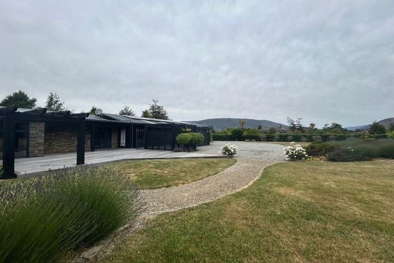 Photo of property in 11 Old Racecourse Road, Albert Town, Wanaka, 9305