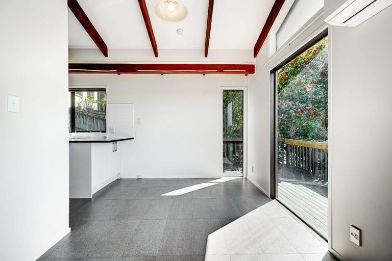 Photo of property in 29 Noeleen Street, Glenfield, Auckland, 0629