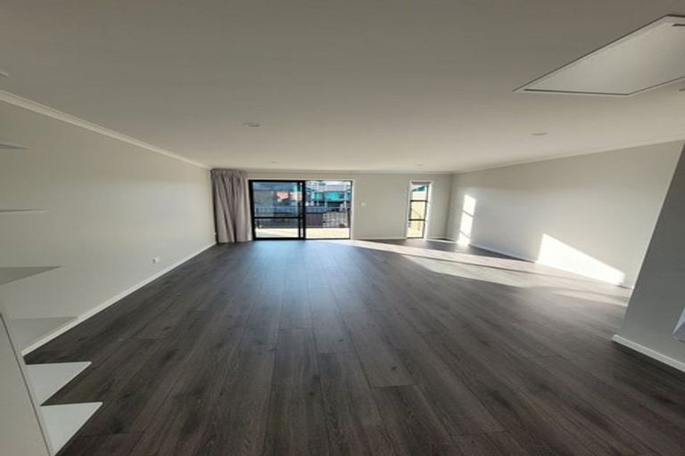 Photo of property in 8 Kawapani Lane, Kumeu, 0810